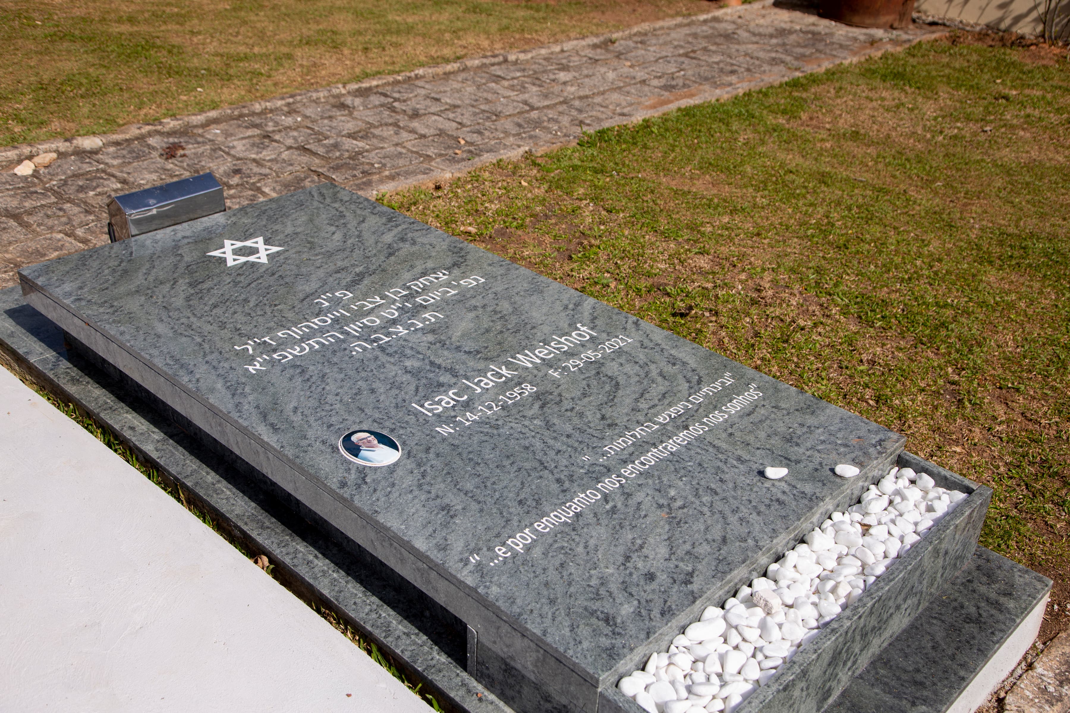 Cemitério Israelita do Santa Cândida - Imagem 6