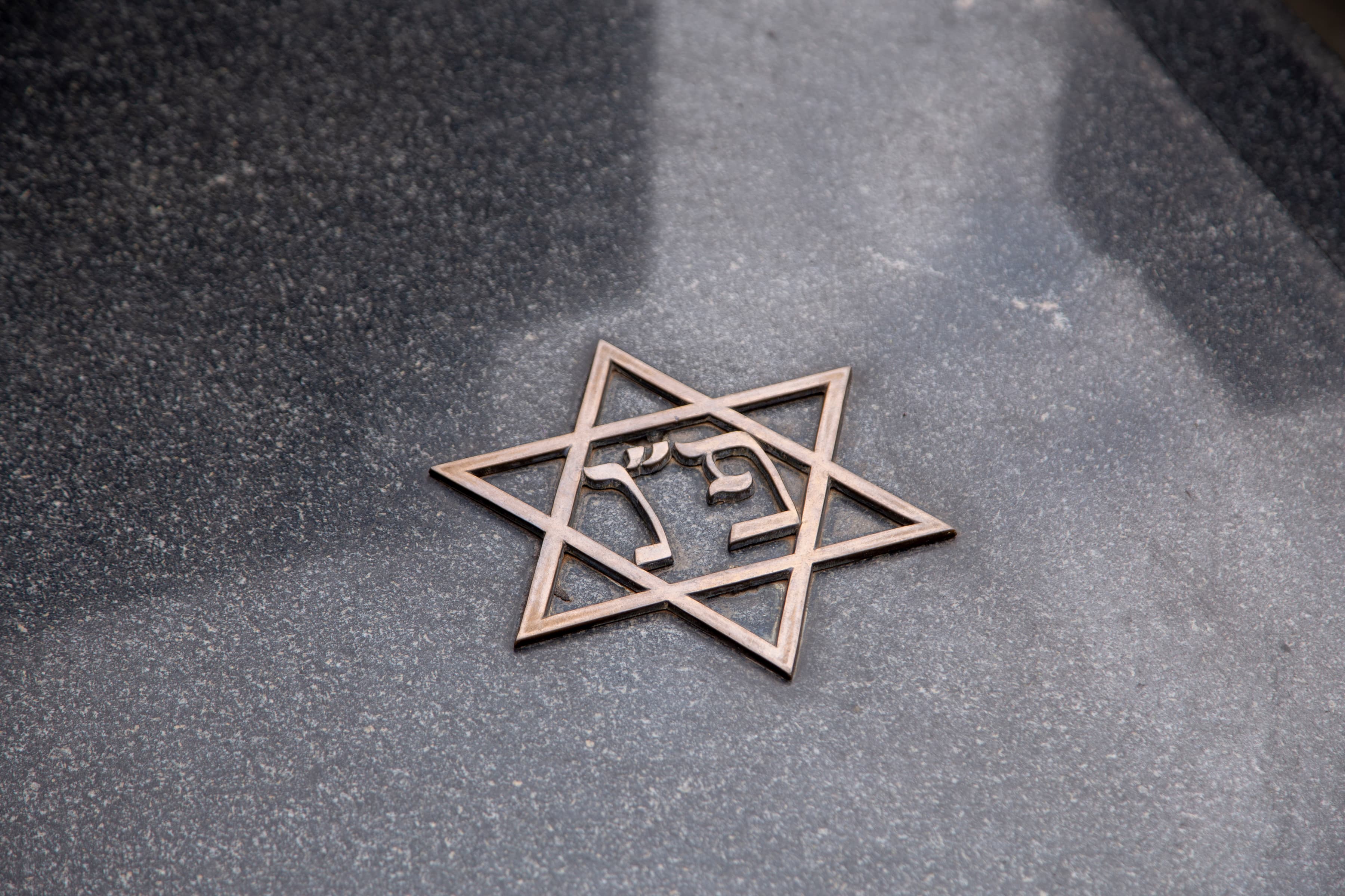 Cemitério Israelita do Água Verde - Imagem 3